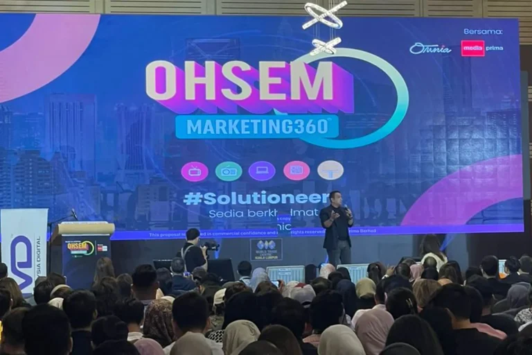 OHSEM Marketing360 seminar with speaker presenting on stage